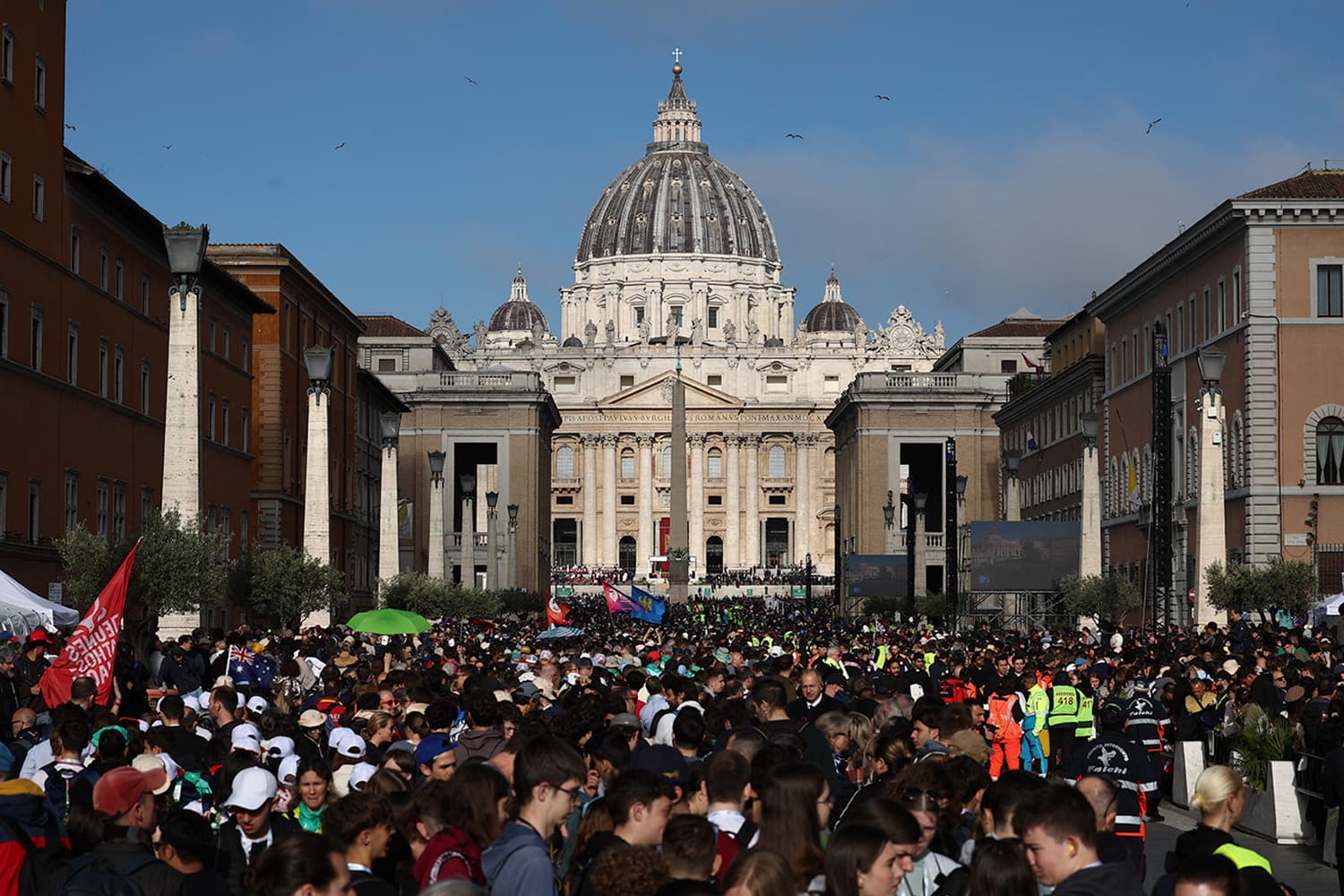 photo_story_worlds_mourn_pope_francis_funeral_SPACEBAR_Hero_c68013fc77.jpg