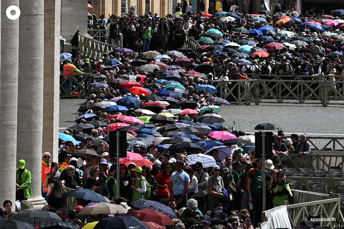 photo_story_worlds_mourn_pope_francis_funeral_SPACEBAR_Photo04_1_ffa481b669.jpg