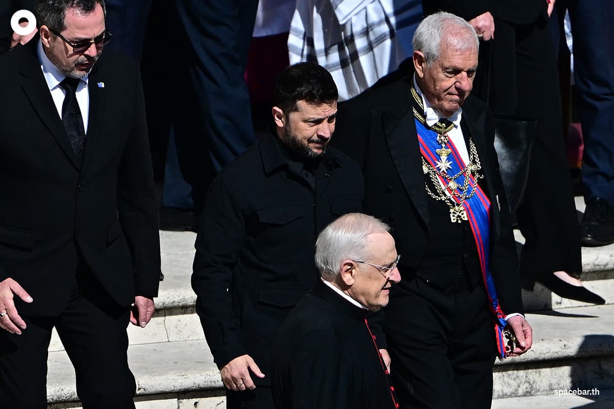 photo_story_worlds_mourn_pope_francis_funeral_SPACEBAR_Photo08_1_92ae1496b5.jpg