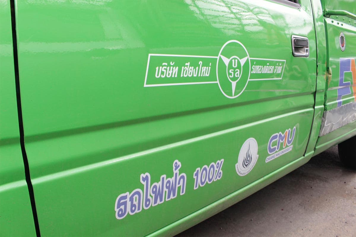 pick_up_truck_taxi_EV_Chiang_Mai_solving_dust_problem_SPACEBAR_Photo07_64c64d2060.jpg