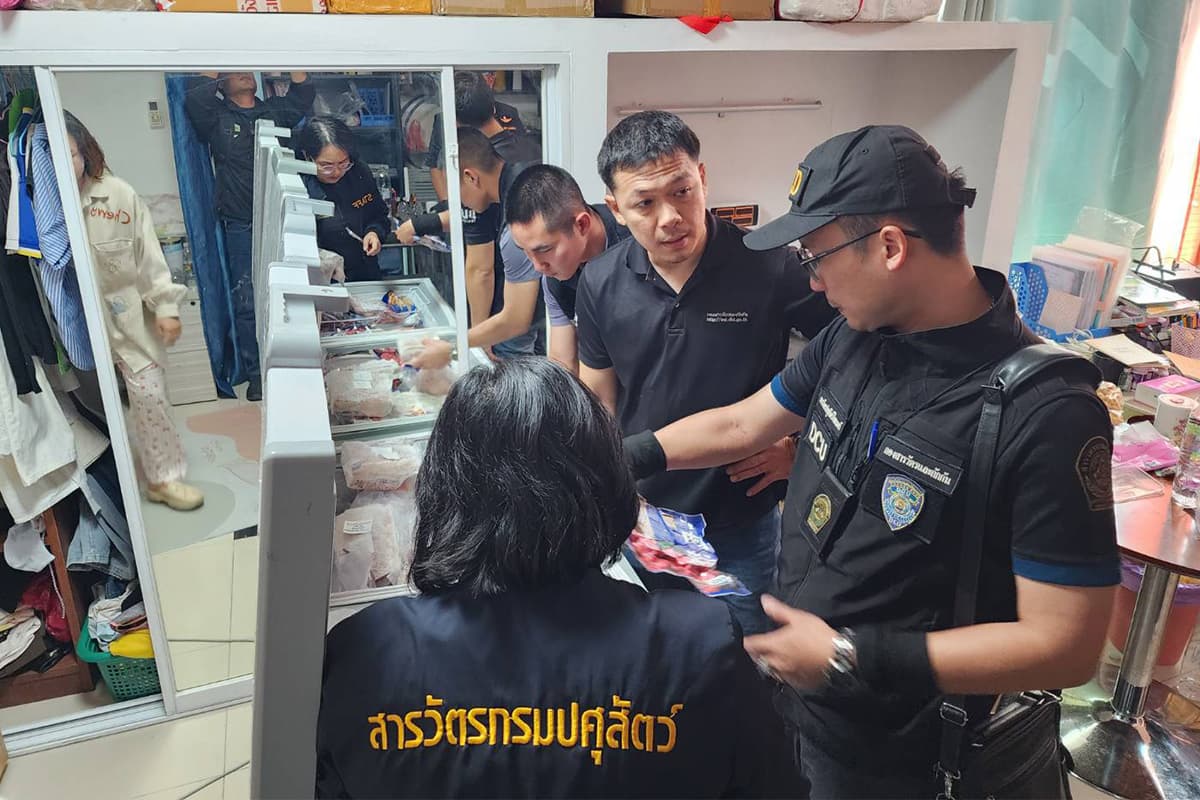police-seized-622-kg-illegal-meat-agricultural-huaikhwang-SPACEBAR-Photo01.jpg