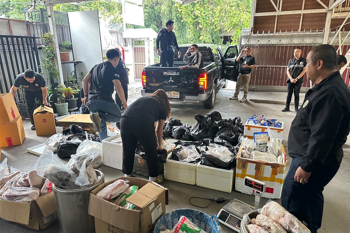 police-seized-622-kg-illegal-meat-agricultural-huaikhwang-SPACEBAR-Photo04.jpg