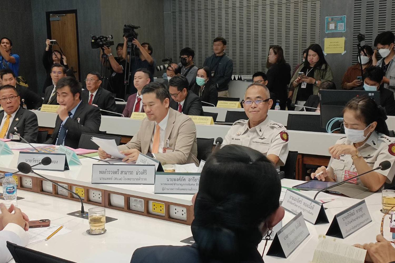police_hospital_corrections_explain_thaksin_case_staying_for_treatment_at_the_hospital_SPACEBAR_Hero_3e4878e6b9.jpg