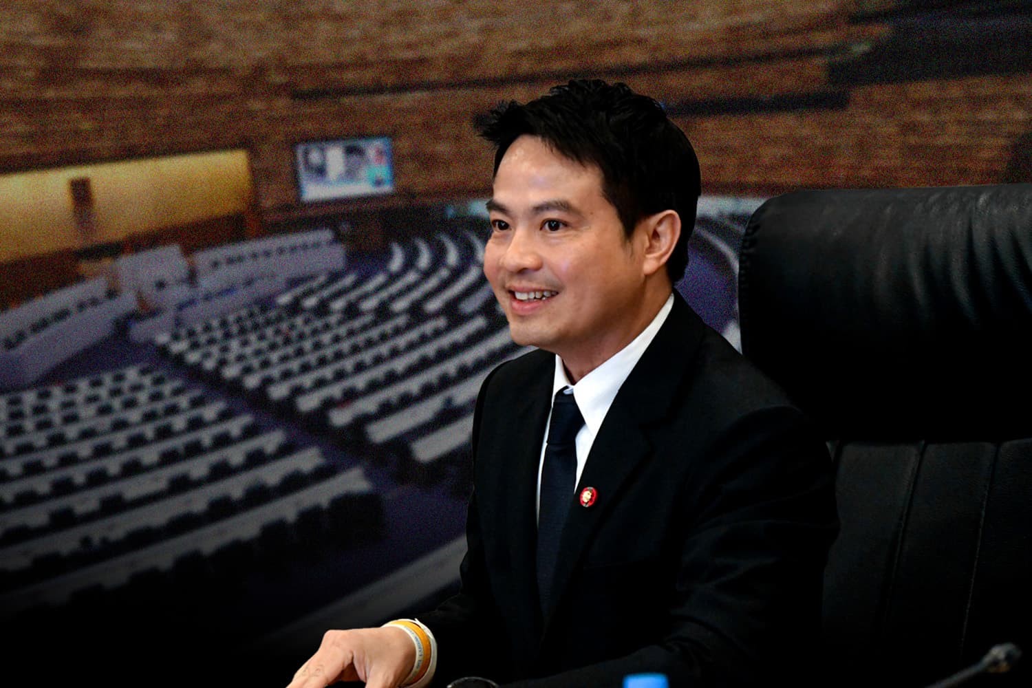 ‘ภราดร’ ยอมรับ ‘รัฐบาล’ โอกาสชนะยาก หากฝ่ายค้านยื่นซักฟอกแบบลงมติ