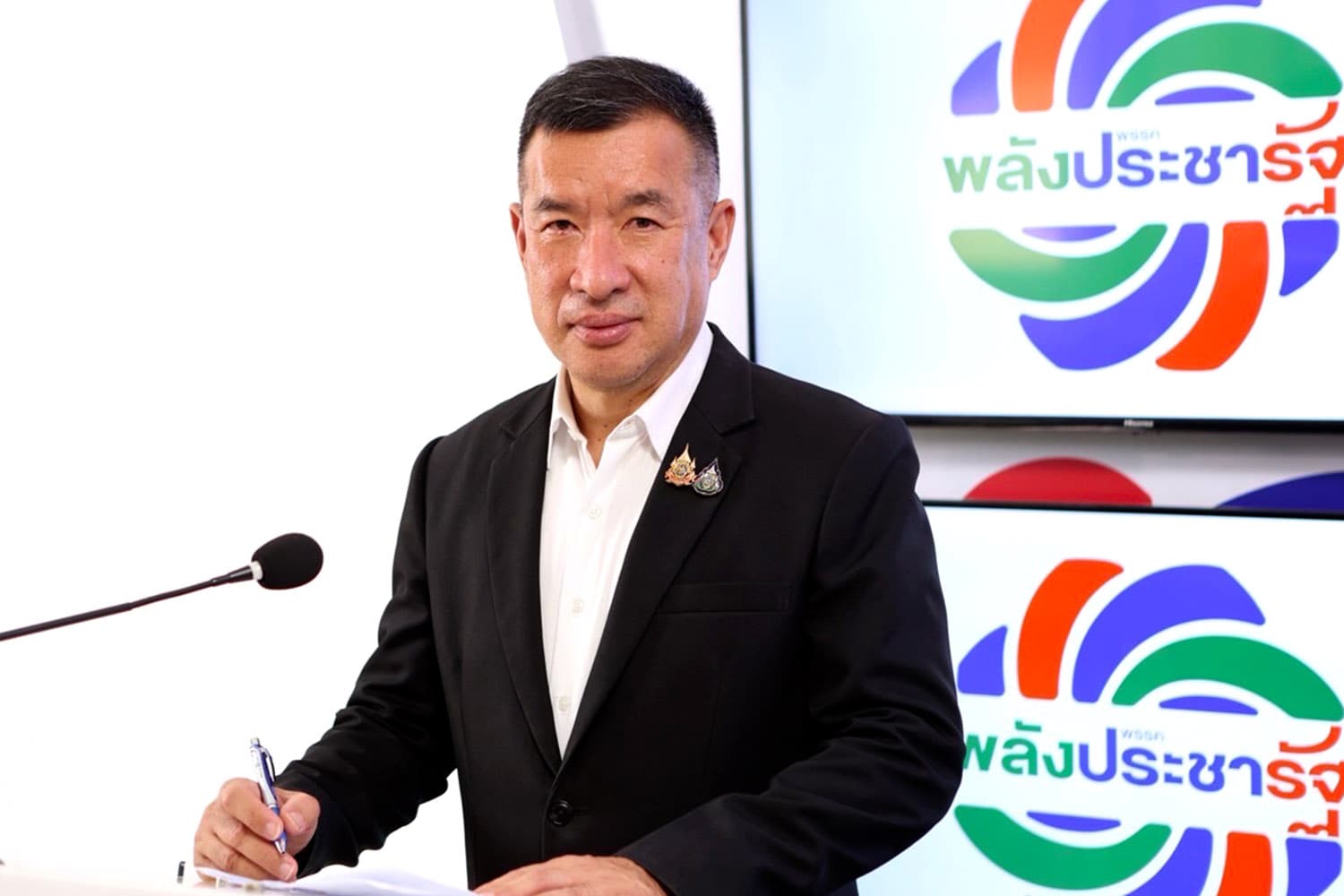 ‘พปชร.’ ซัดนักการเมืองเลวๆ พยายามทำลายระบบนิติรัฐ หวังยื้อเวลามีอำนาจถึงวันที่ 9 เพื่อคนตระกูลเดียว