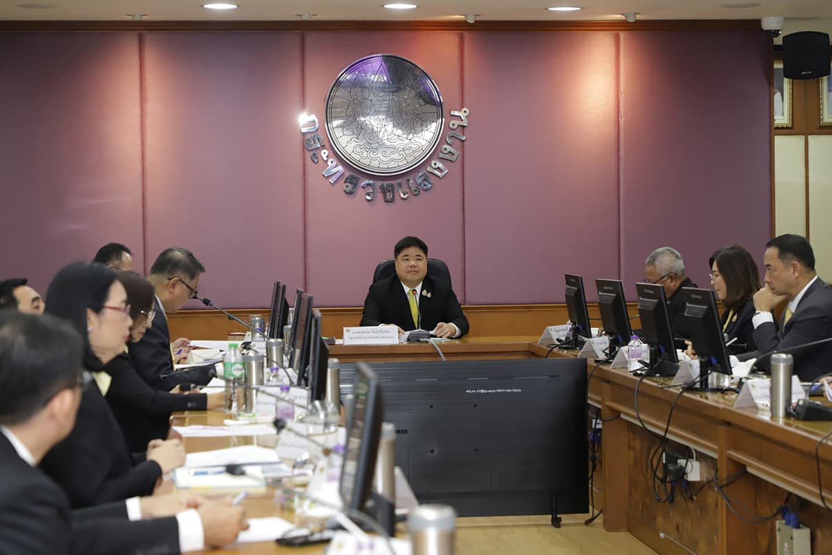 pongkawin-new-minister-labor-policy-pushing-ai-wages-foreigners-SPACEBAR-Photo03.jpg