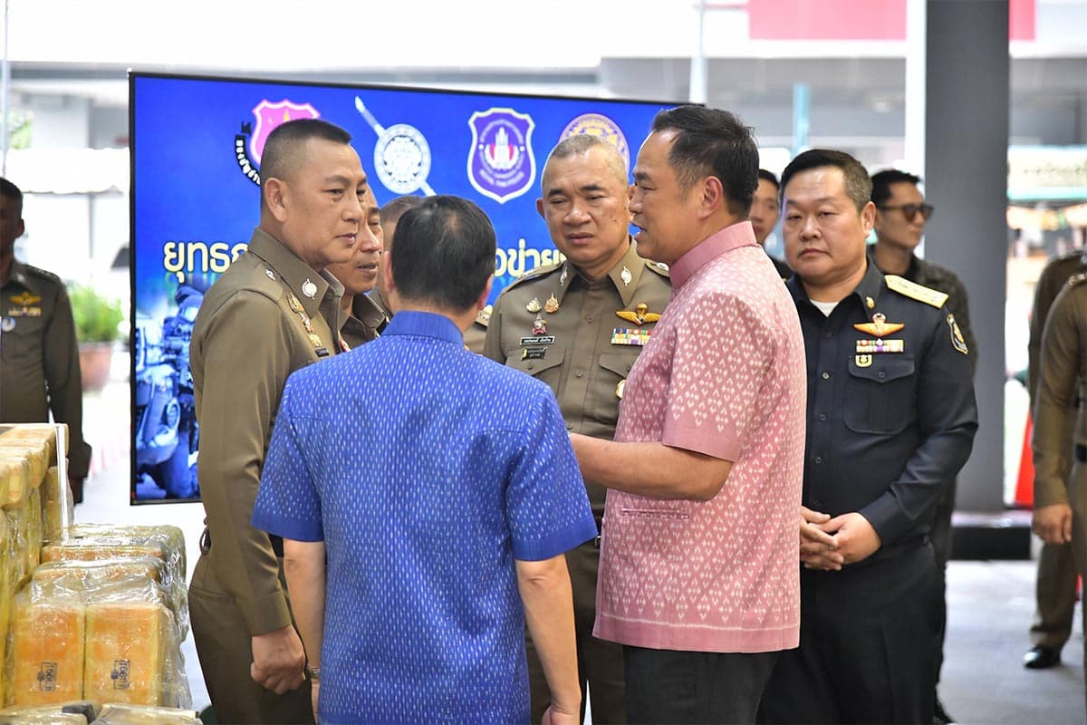 prime-minister-assures-police-cracks-down-on-scammers-SPACEBAR-Photo01.jpg