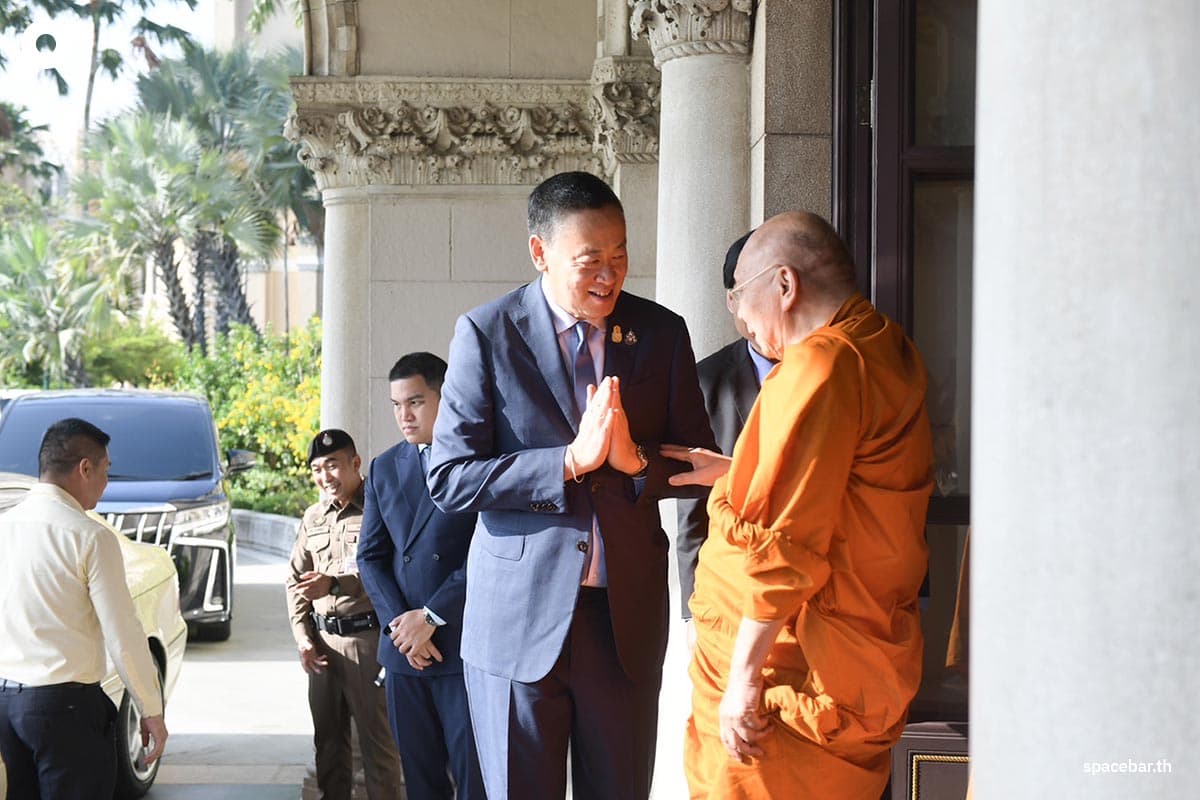 prime_minister_makes_merit_at_government_house_on_the_occasion_of_assuming_the_position_SPACEBAR_Photo00_0127760d55.jpg