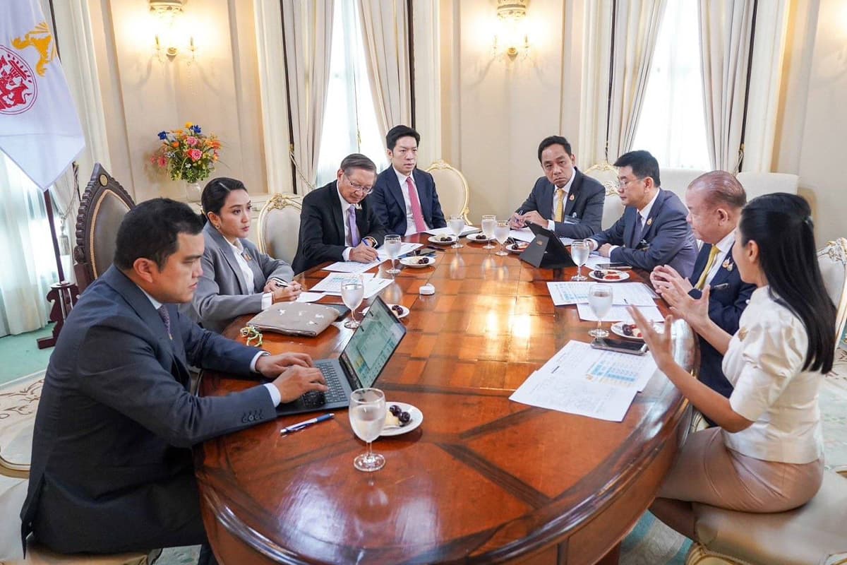 prime_minister_solves_falling_rice_prices_moc_griculture_discussion_SPACEBAR_Photo02_f68b412a6a.jpg