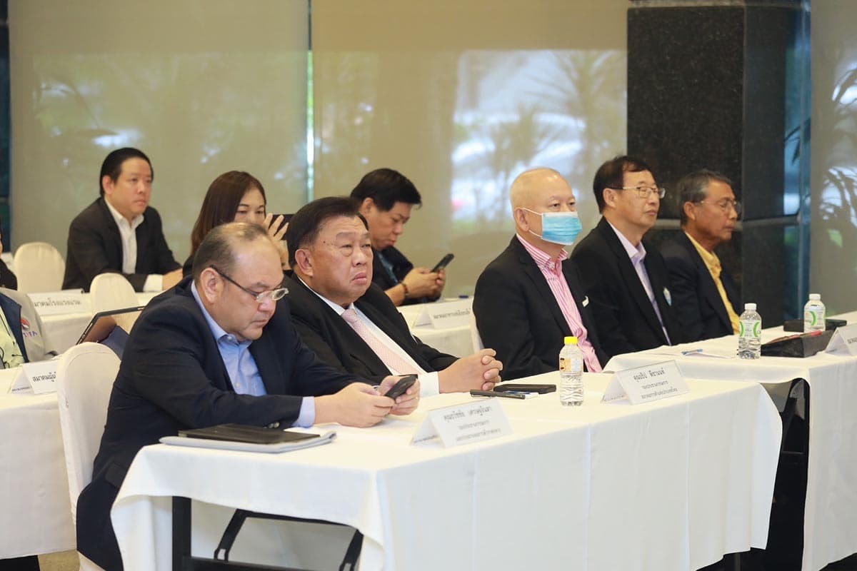 private_labor_minimum_wage_400_baht_higher_economic_SPACEBAR_Photo02_1a082c5d11.jpg