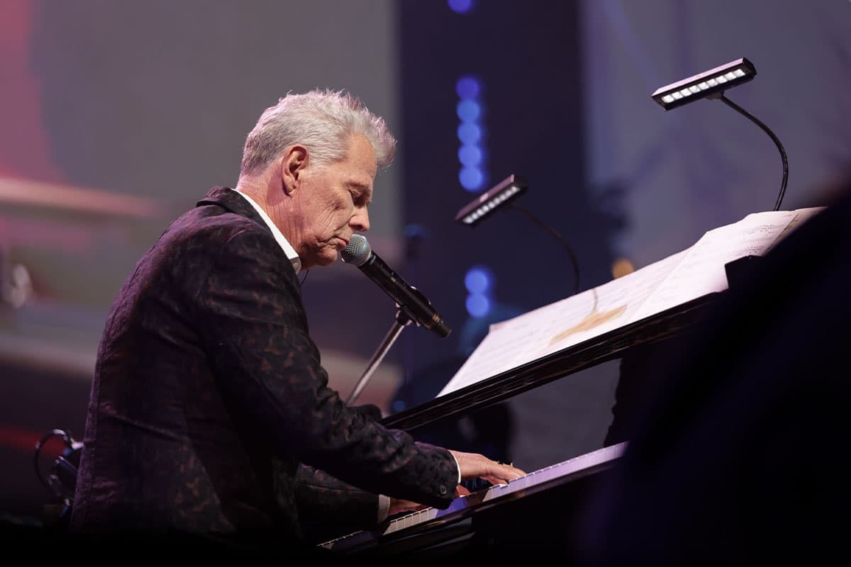 review_hitman_david_foster_and_friends_bangkok_2023_concert_SPACEBAR_Photo01_53b23023f5.jpeg
