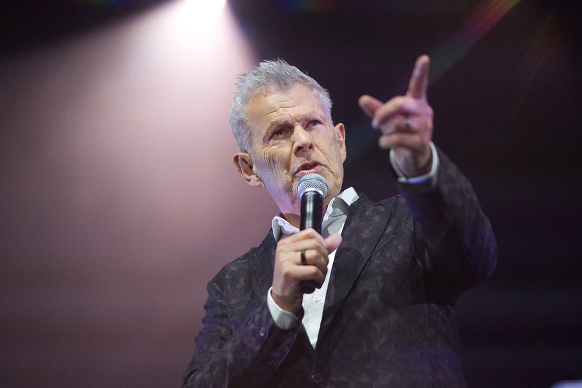review_hitman_david_foster_and_friends_bangkok_2023_concert_SPACEBAR_Photo02_e715cdb17c.jpeg