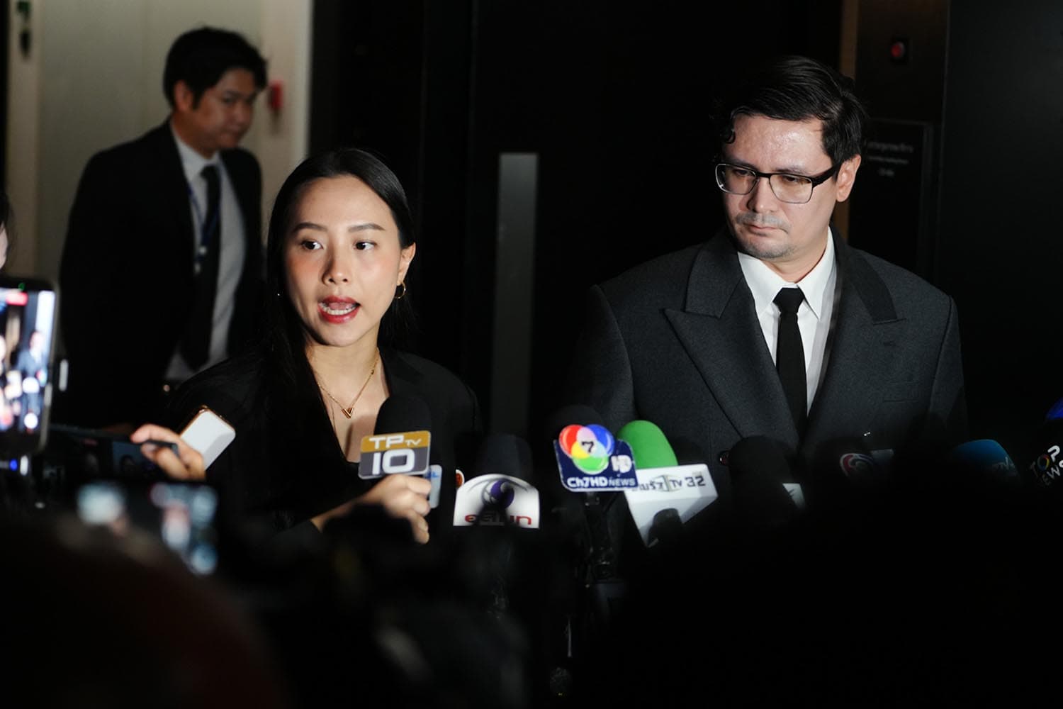 ‘ไอซ์-โรม’ ประชุม กมธ. เค้น TH-AI Passport เชื่อ ‘ภาวุธ’ พร้อมถูก DSI ตรวจสอบ