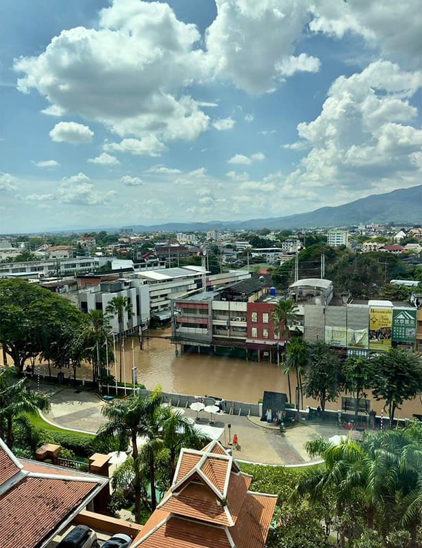 shangri_la_hotel_chiang_mai_survive_crisis_flood_gate_SPACEBAR_Photo01_1139a393eb.jpg