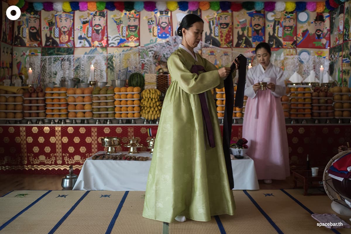 south_korea_young_shamans_revive_ancient_tradition_social_media_SPACEBAR_Photo01_a524c3a3af.jpg