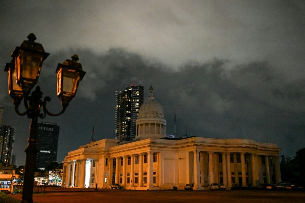 ศรีลังกาเผชิญวิกฤตเศรษฐกิจสงครามตะวันออกกลางและภัยพิบัติ