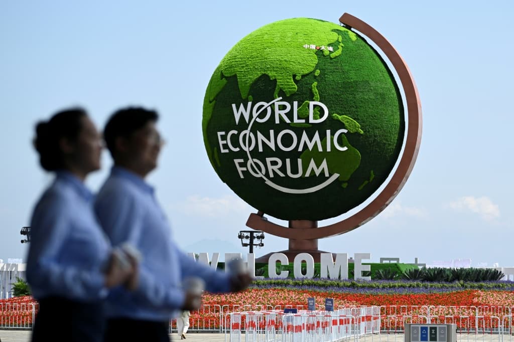 เวที Summer Davos ที่จีน: AI และภูมิรัฐศาสตร์โลกสั่นคลอนเศรษฐกิจ