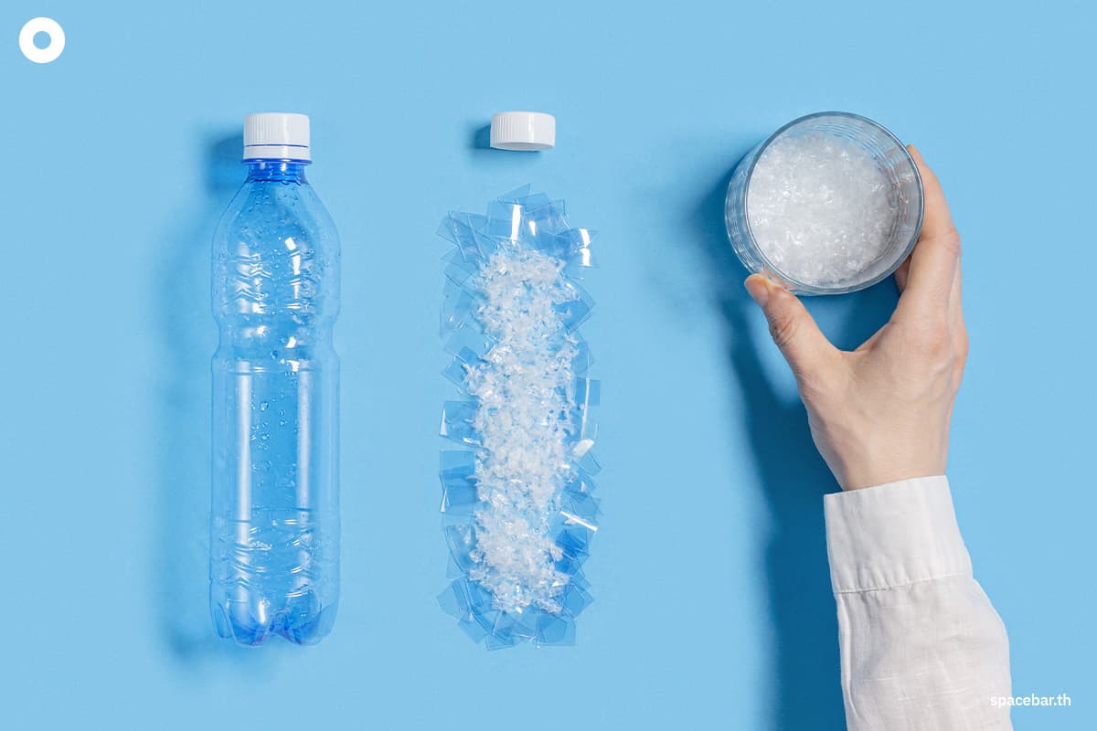 sustainability-glass-or-plastic-which-contains-more-microplastics-SPACEBAR-Photo01.jpg