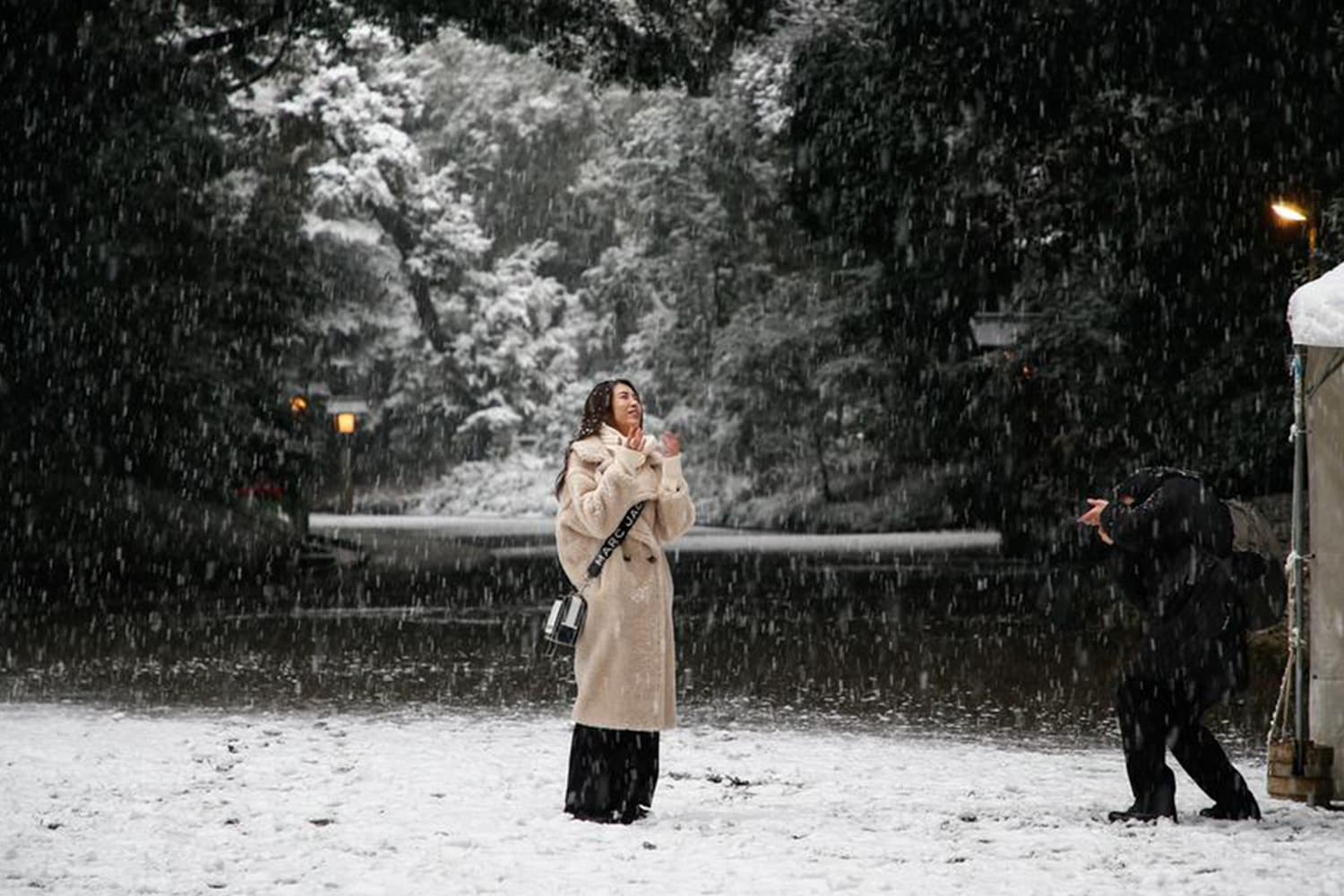 temperatures_plunge_across_japan_snow_falling_northern_regions_SPACEBAR_Hero_34c01a2942.jpg