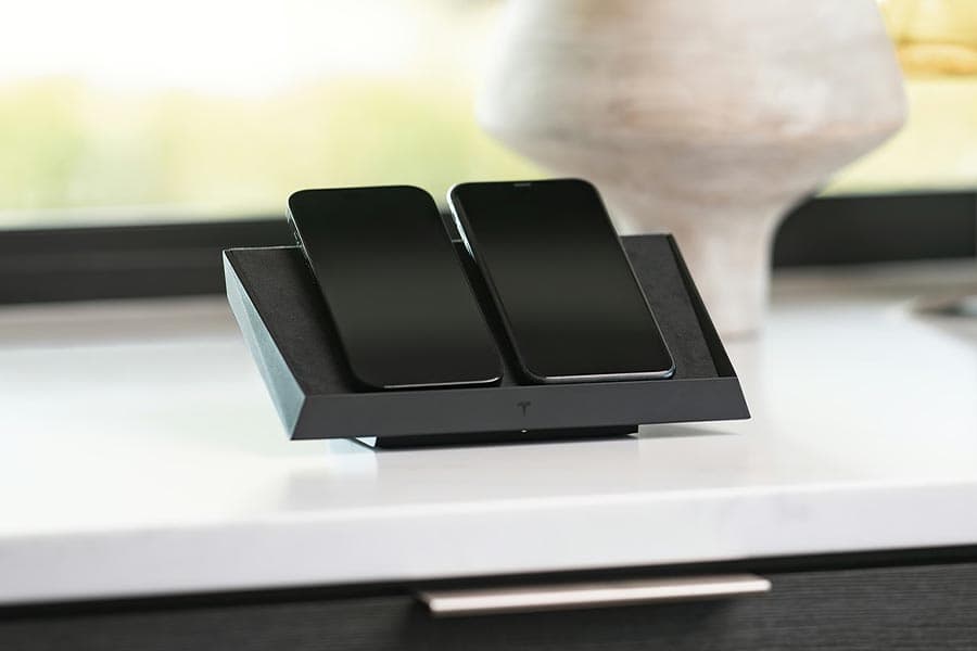 tesla_wireless_charging_platform_SPACEBAR_Photo01_a5d970f253.jpeg