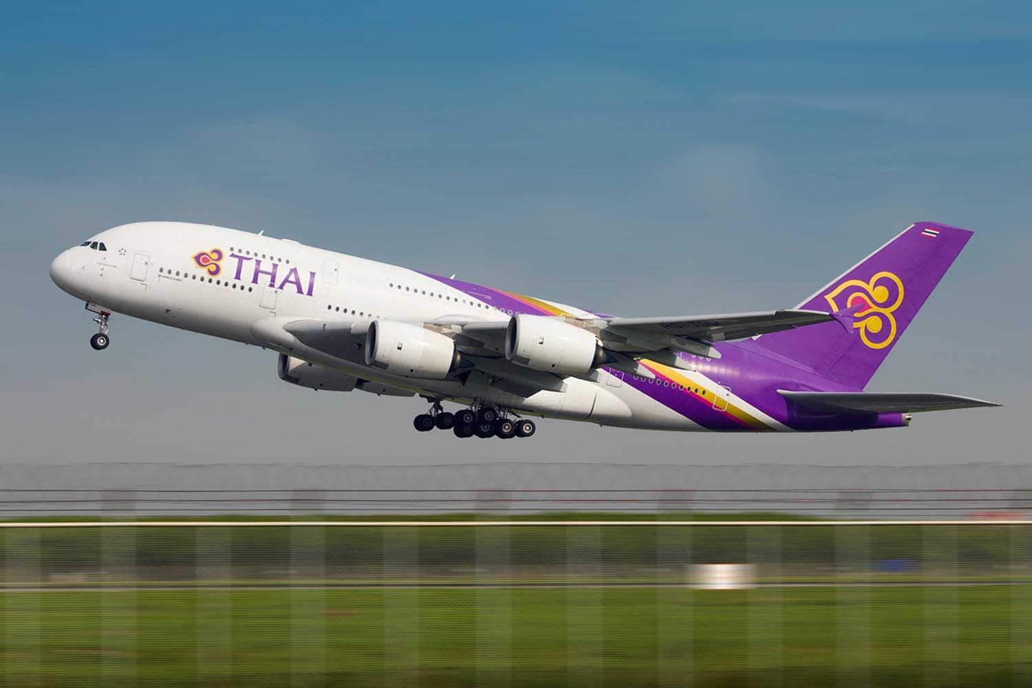 thai_airways_51_flight_routes_winter_travel_europe_australia_asia_SPACEBAR_Hero_510bacd4f3.jpg