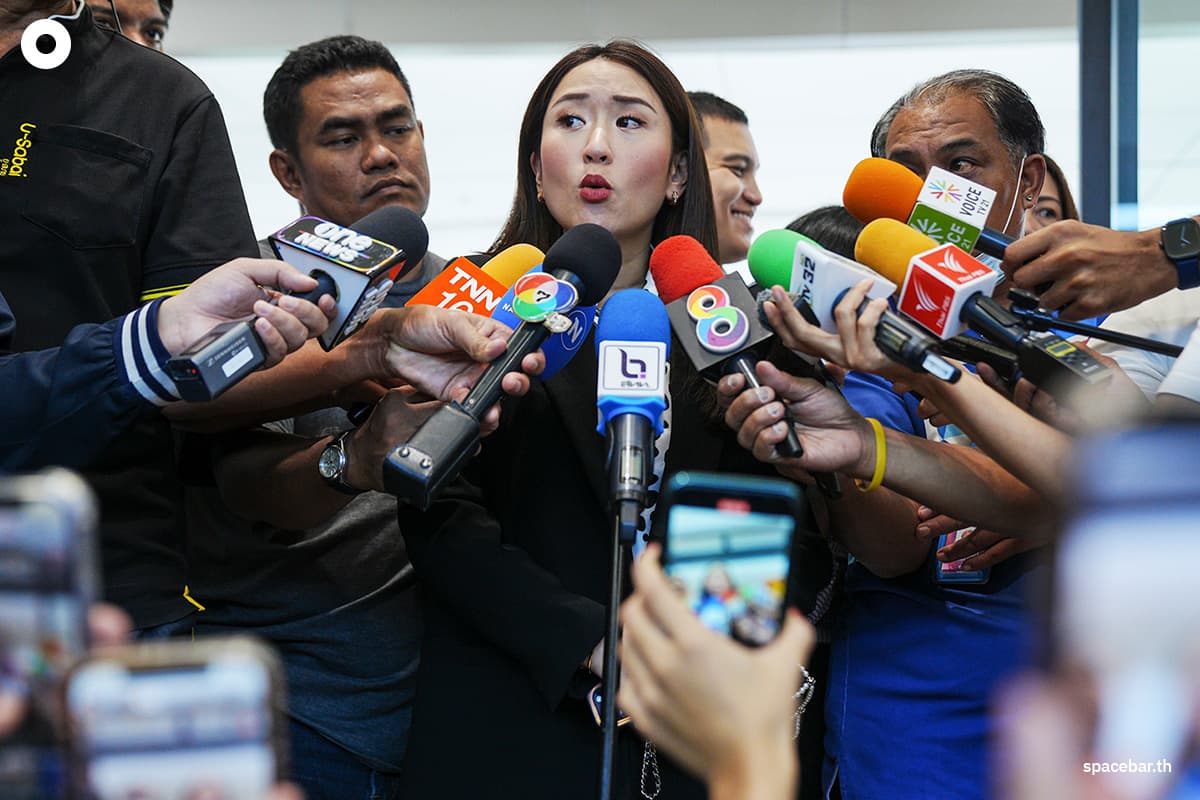 thaksin_shinawatra_return_home_paetongtarn_pita_SPACEBAR_Photo00_a784a3c432.jpeg