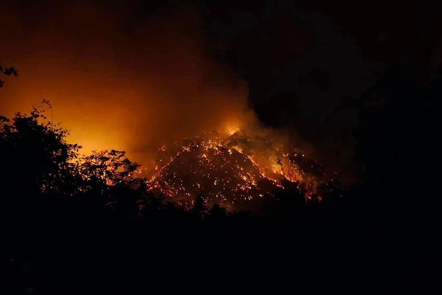 the_khao_laem_forest_fire_spread_non_stop_SPACEBAR_Photo03_fa7bb331ef.jpeg