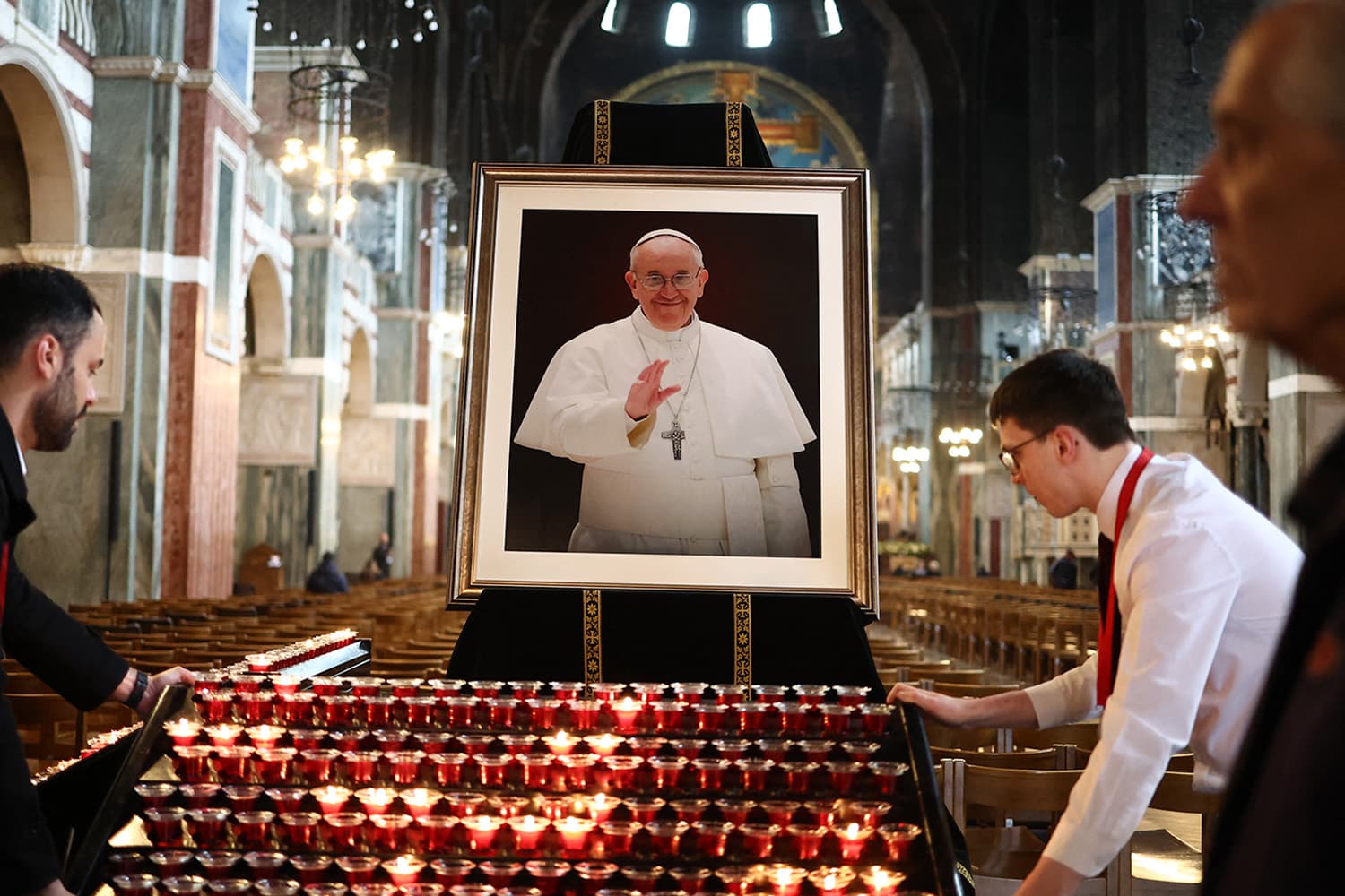 the_rites_rituals_following_the_death_of_a_pope_his_funeral_burial_SPACEBAR_Hero_f8bbd762f4.jpg