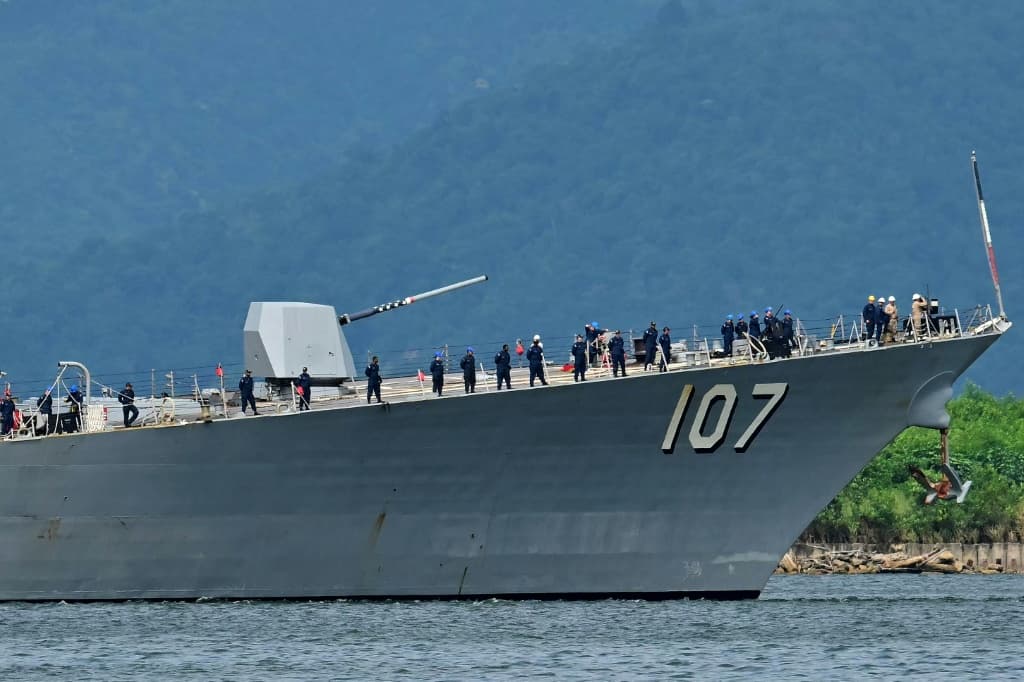 เวเนซุเอลาเปิดโปงแผน CIA หลอกโจมตีเรือรบสหรัฐฯ ขณะที่วอชิงตันส่งเครื่องบินทิ้งระเบิดคุกคาม