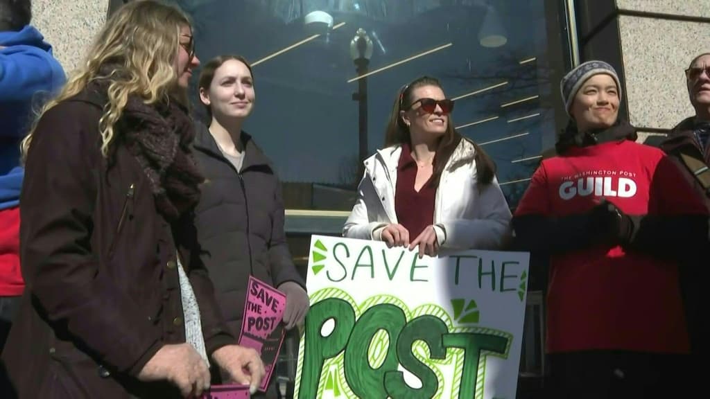 washington-post-journalists-protest-bezos-mass-layoffs-2.jpeg