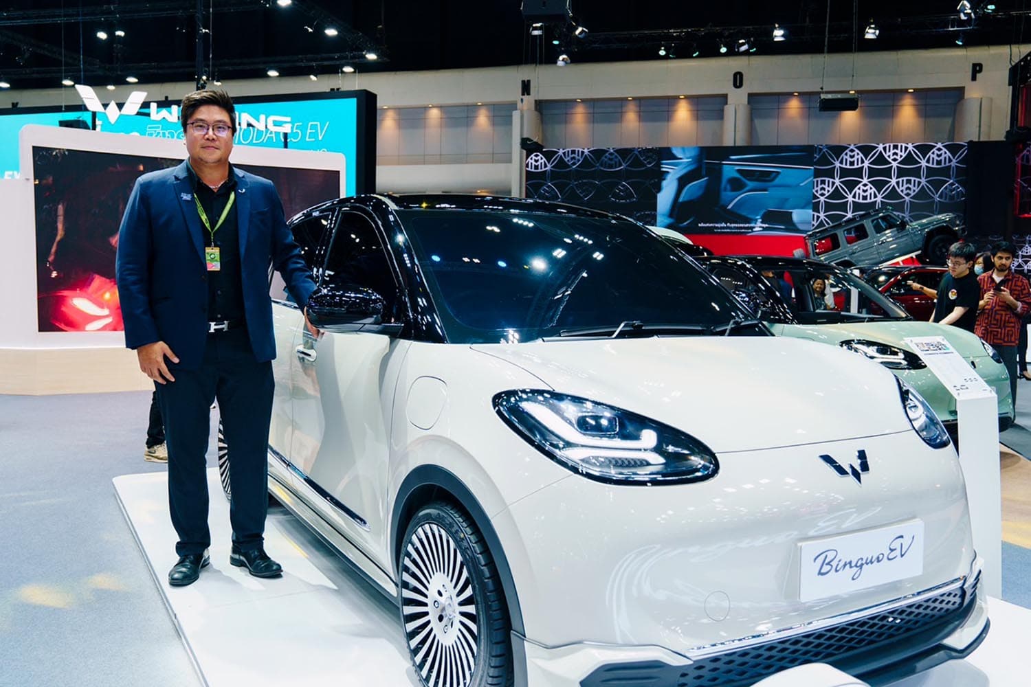 wuling_ev_evprimus_SPACEBAR_Hero_6c734cf7dd.jpg