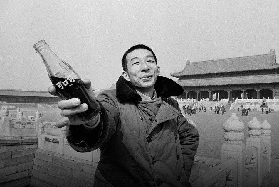 1981-photo-chinese-cola-culture-shift-SPACEBAR-Thumbnail