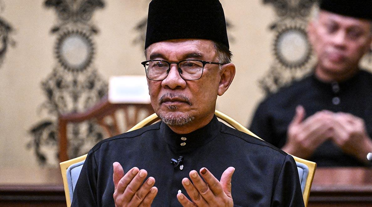 Anwar-ibrahim-malaysia-prime-minister-sodomy-SPACEBAR-Hero
