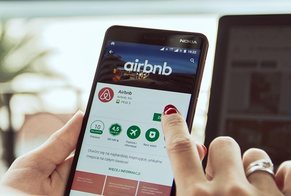 Brand-marketing-airbnb-sharing-housing-SPACEBAR-Thumbnail