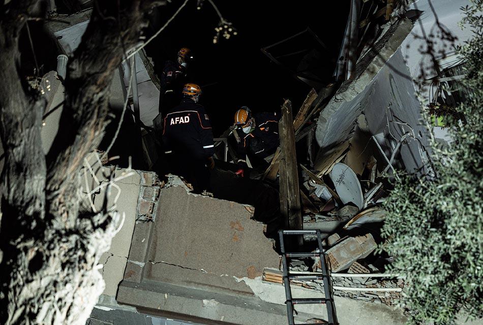 Deadly-new-quakes-trap-people-under-rubble-Turkey-SPACEBAR-Thumbnail