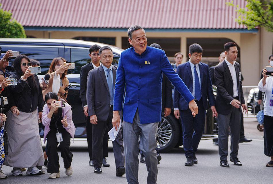 PM-Srettha-wear-Thai-silk-meeting-cabinet-first-time-SPACEBAR-Thumbnail