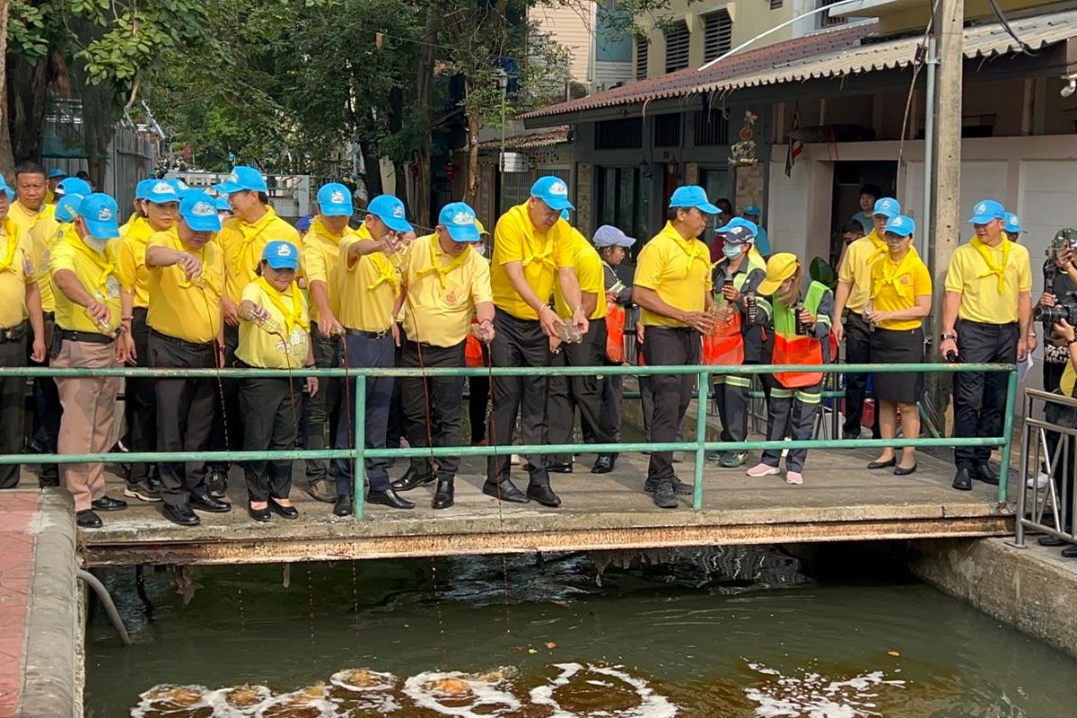 Prime Minister-Srettha-opens-a-volunteer-project-Cleaning-canals-throughout-Bangkok-SPACEBAR-Photo04.jpg