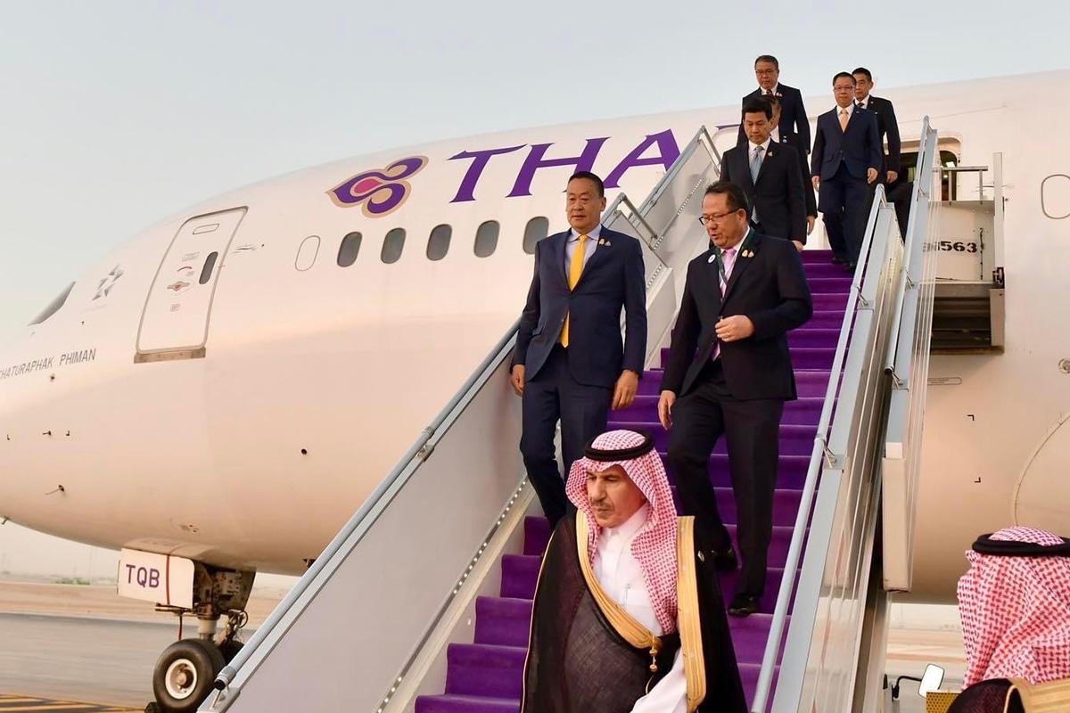 Prime-Minister-has-arrived-in-Saudi-Arabia-SPACEBAR-Photo01.jpg
