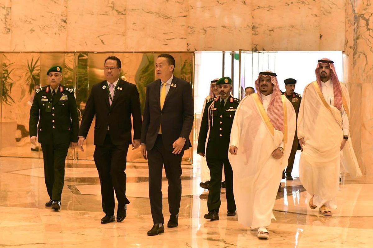 Prime-Minister-has-arrived-in-Saudi-Arabia-SPACEBAR-Photo03.jpg