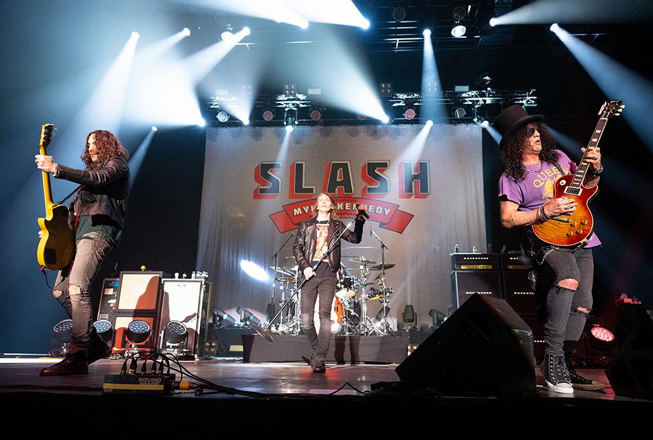 Review-Slash-featuring-Myles-Kennedy-and-The-Conspirators-Edit-SPACEBAR-Thumbnail.jpg