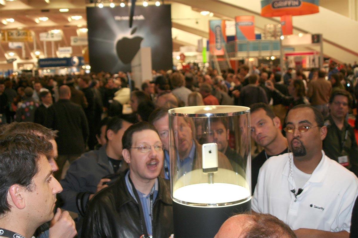 iPhone, 1st Generation, 2007, จัดแสดง, สหรัฐอเมริกา, รุ่นแรก