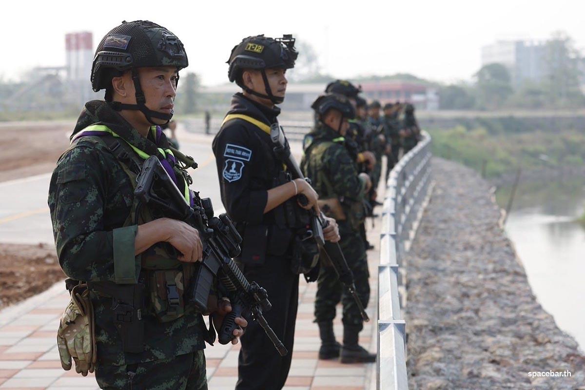 Thai-soldiers-fortify-the-Thai-Myanmar-border-SPACEBAR-Photo00.jpg