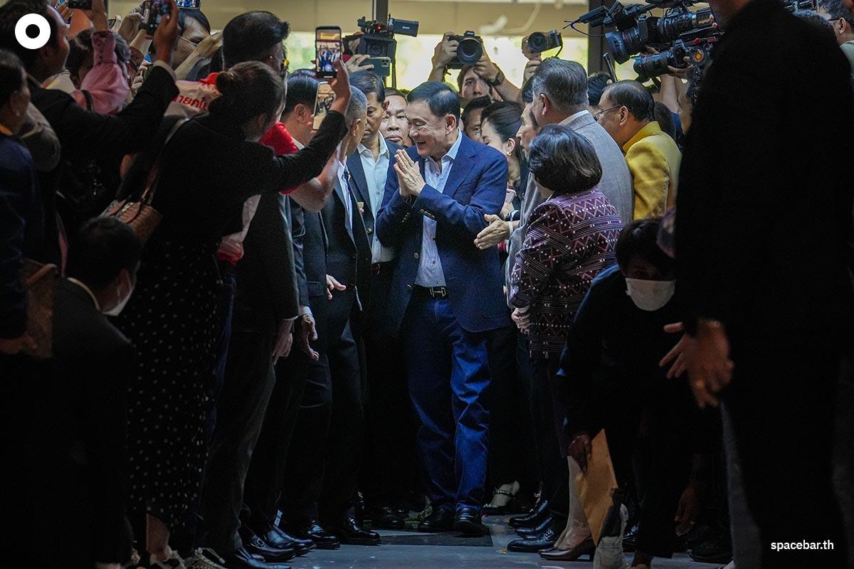Thaksin-Comeback-Pheuthai-Party-SPACEBAR-Photo01.jpg