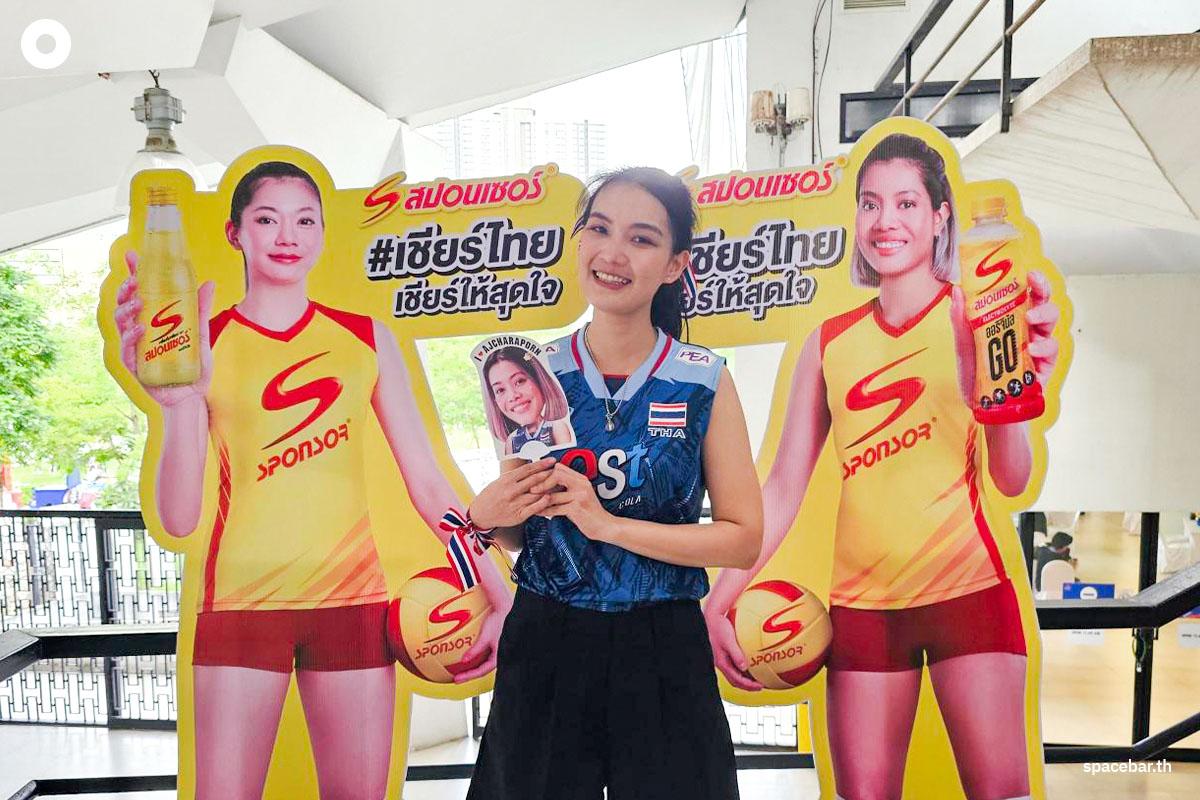 https://images.ctfassets.net/i3o8p9lzd06f/4d3EOYYxSVj0H157xXNw2/e8660302fc8a3902f4aeb680f15377ad/Volleyball-Thai-Fan-Comments-SPACEBAR-Photo03
