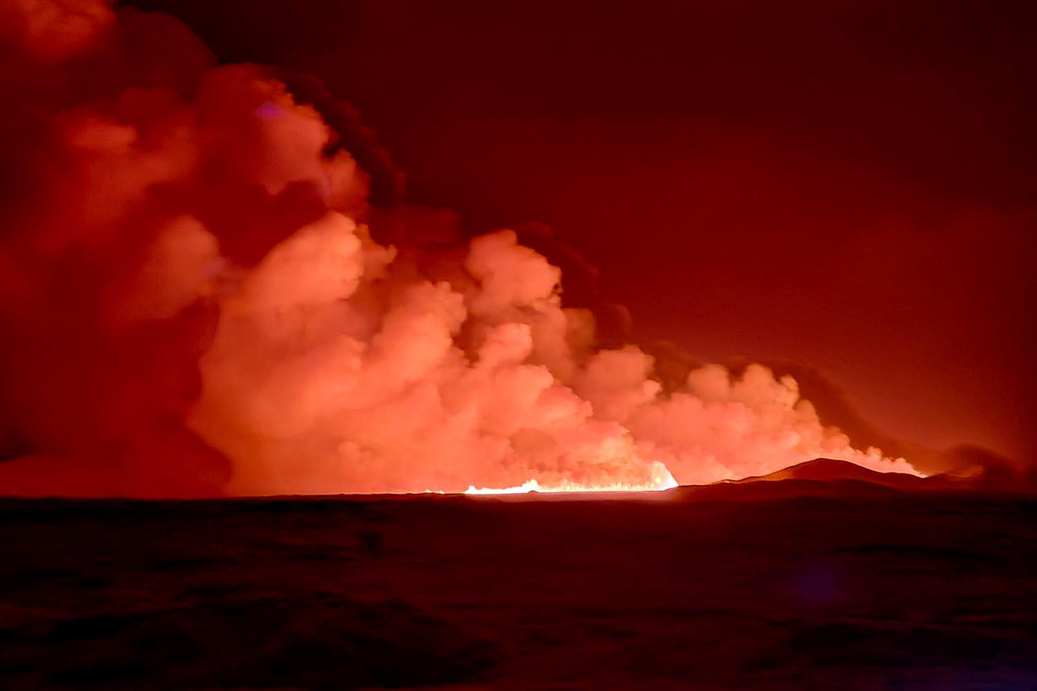 iceland-volcano-erupts-reykjanes-peninsula-SPACEBAR-Hero.jpg