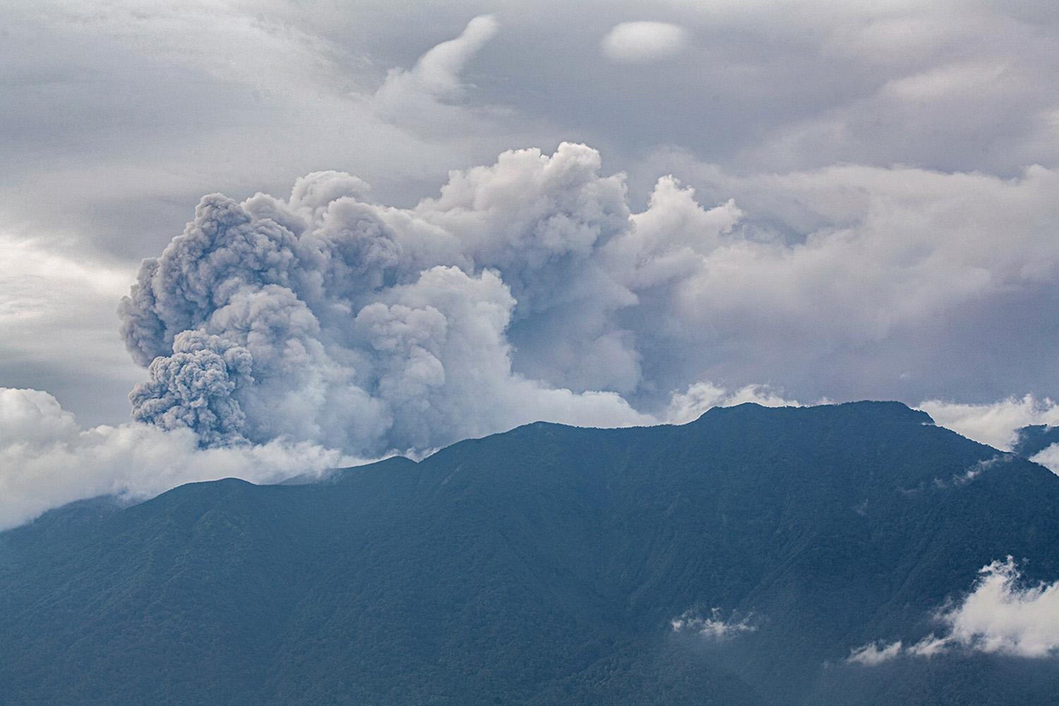 indonesia-volcano-spews-ash-tower-42-hikers-unaccounted-SPACEBAR-Hero.jpg