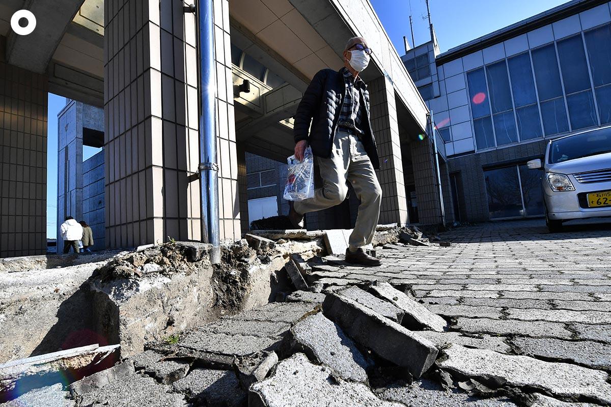 japan-earthquake-lifts-all-tsunami-warnings-SPACEBAR-Photo02.jpg