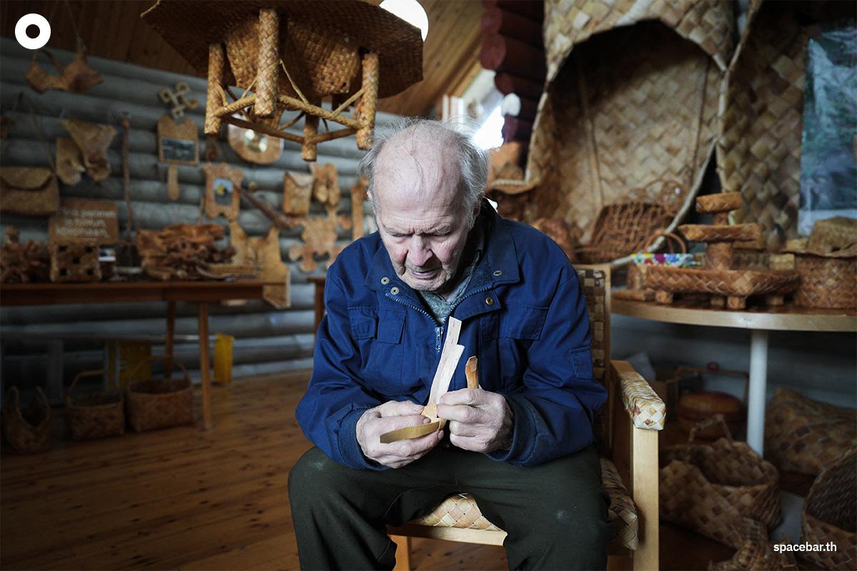 photo-story-finnish-craftsman-turns-bark-to-art-SPACEBAR-Photo05.jpg