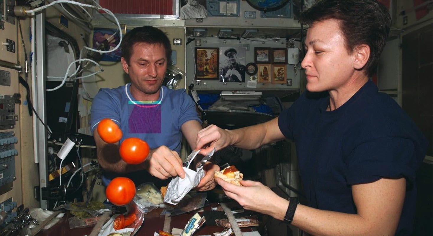 the-strangest-things-happen-to-your-body-while-in-space-SPACEBAR-Photo01.jpg