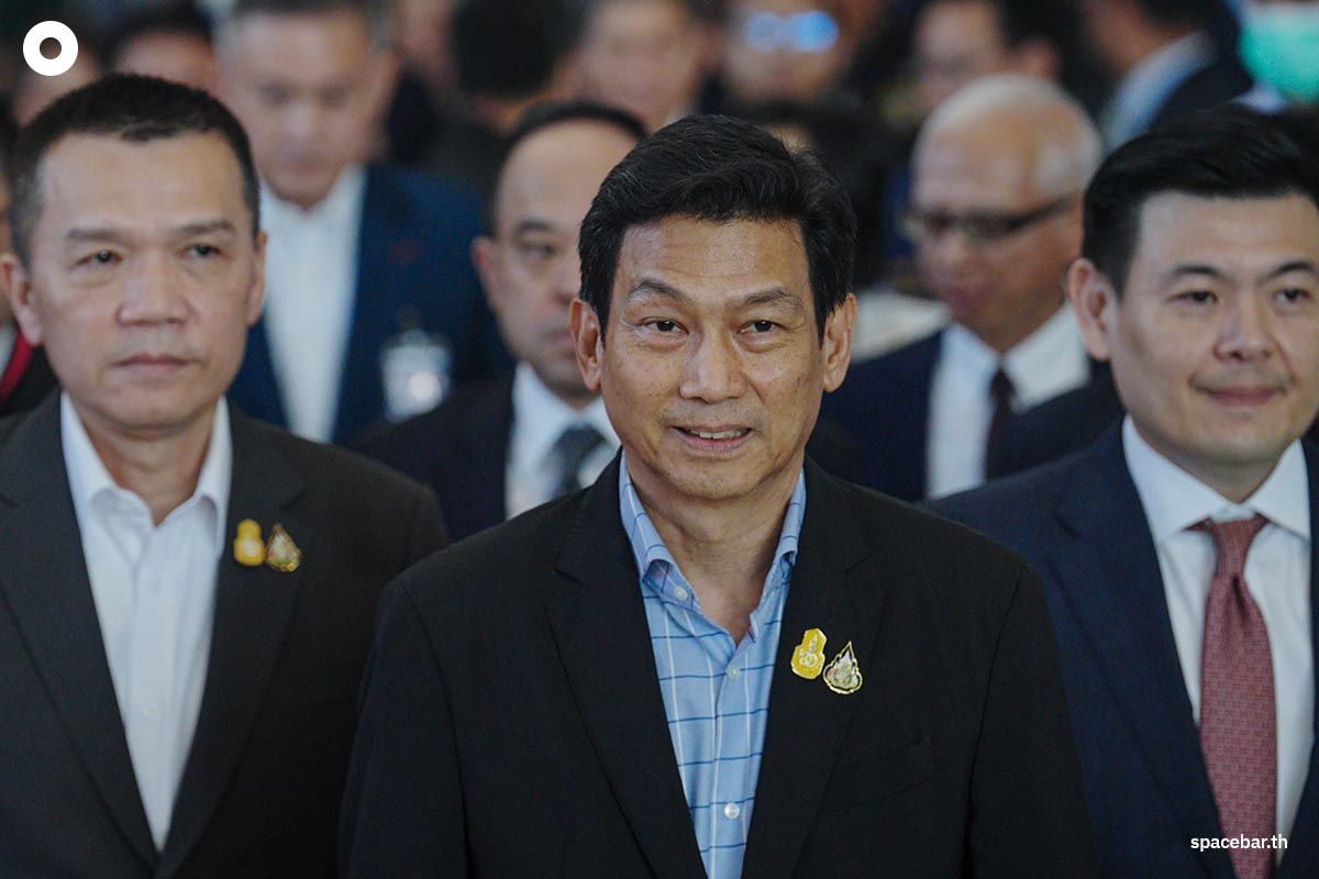 17_thai_hostages_have_arrived_at_suvarnabhumi_airport_SPACEBAR_Photo03_b7b7f0e10c.jpg